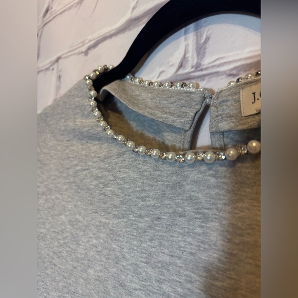 J. crew Gray Pearl and Crystal Embellished Tee Size Small NWT - Picture 4 of 6